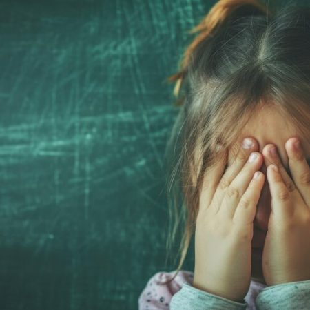 view-child-suffering-from-being-bullied-school_23-2151215245 پیامدهای روانی قلدری